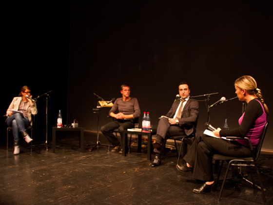Ferda Ataman, Kay Bolick, Yavuz Narin, Moderatorin (v.l.n.r.)