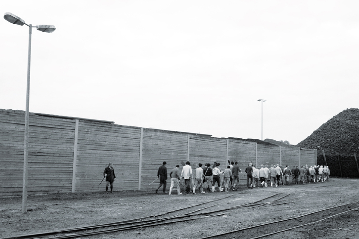 1966 und weitere Jahre: Fürsorgeerziehung Freistatt - Jugendliche auf dem Weg zur Arbeit ins Moor