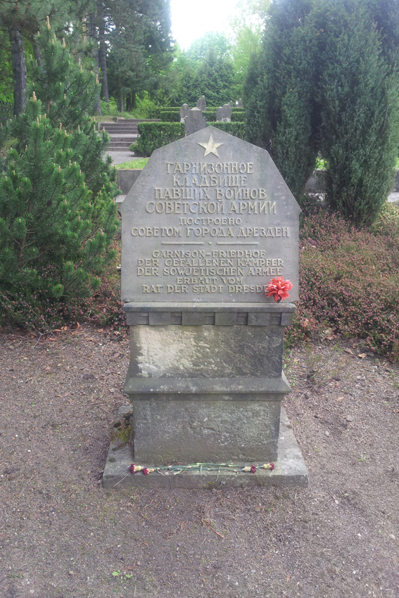 Eingang Garnisionsfriedhof