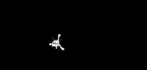 Rosetta fotografiert Philae beim Landeanflug auf den Kometen (Bild: ESA/Rosetta/MPS for OSIRIS Team MPS/UPD/LAM/IAA/SSO/INTA/UPM/DASP/IDA)