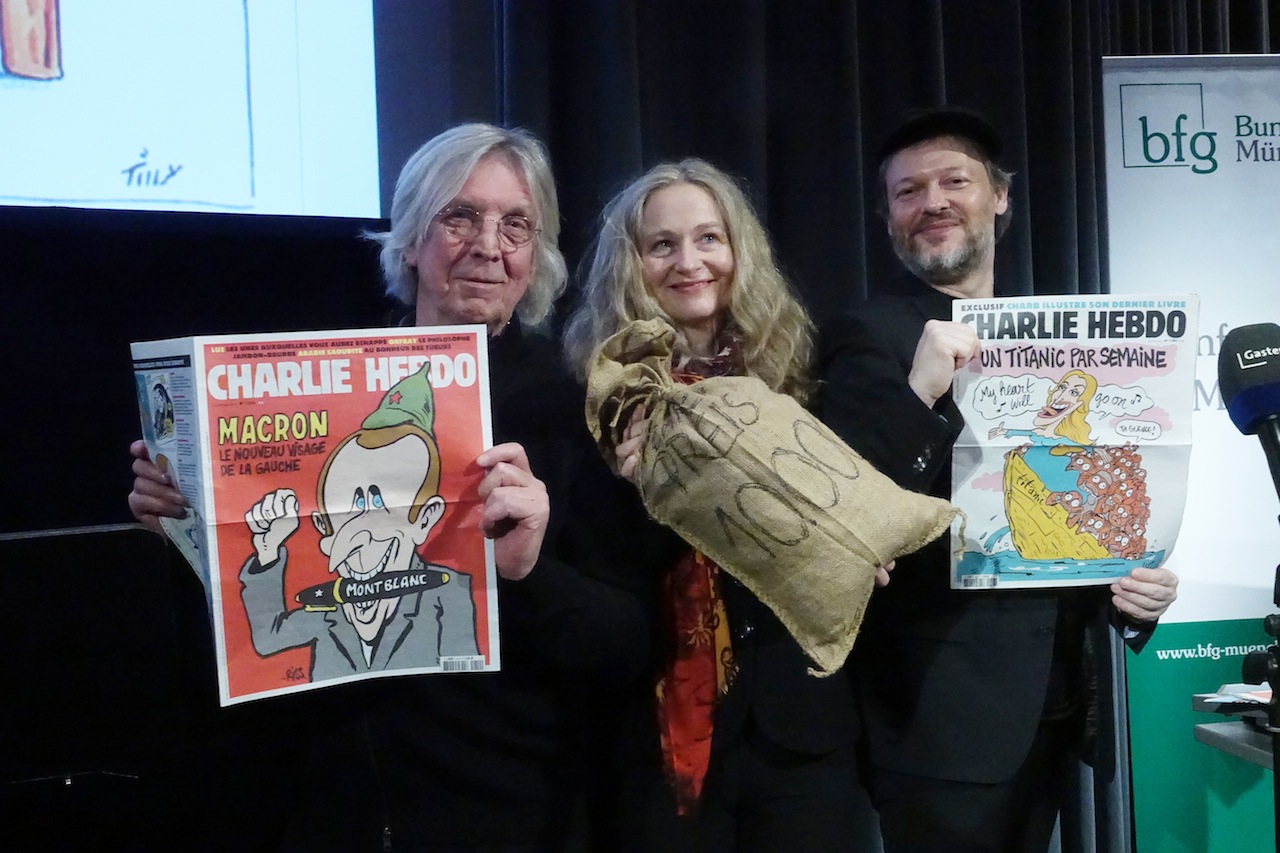 Laudator Gerhard Haderer und die Preisträger Michael Schmidt-Salomon und Elke Held. (v.l.n.r.), Foto: © Evelin Frerk