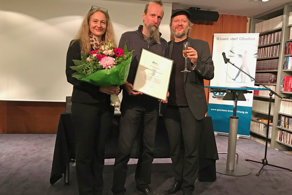 Übergabe des Preises an Gunnard Schedel,  Foto: © Frank Nicolai