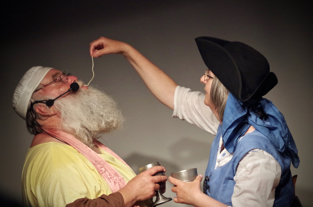 "Bruder Spaghettus" und "Elli Spirelli" von der "Kirche des fliegenden Spaghettimonsters" – Foto: © Florian Chefai
