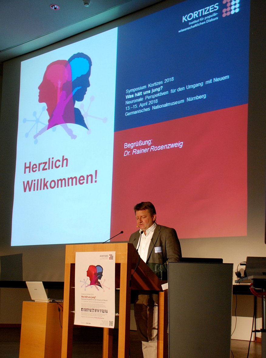 Begrüßung am Freitagabend durch Kortizes-Institutsleiter Rainer Rosenzweig, Foto: © Karin Becker