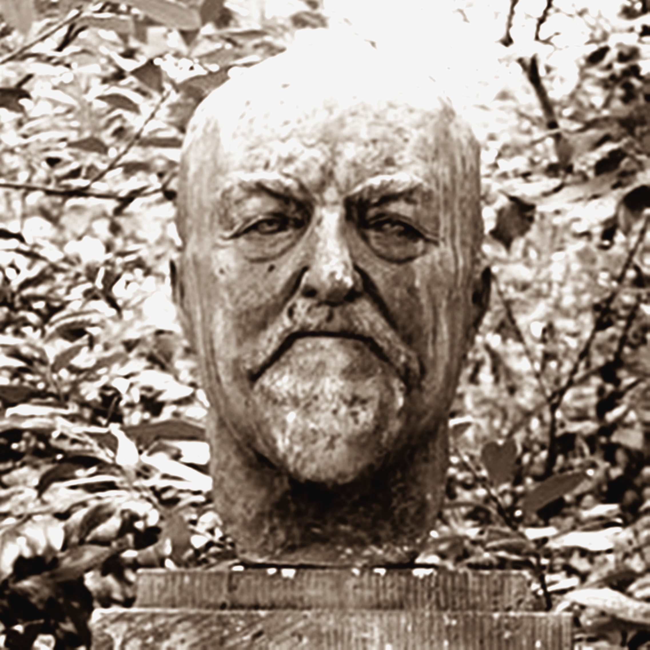 Ehrenbüste für Altnazi Ludwig Heck, Foto: Archiv Great Ape Project