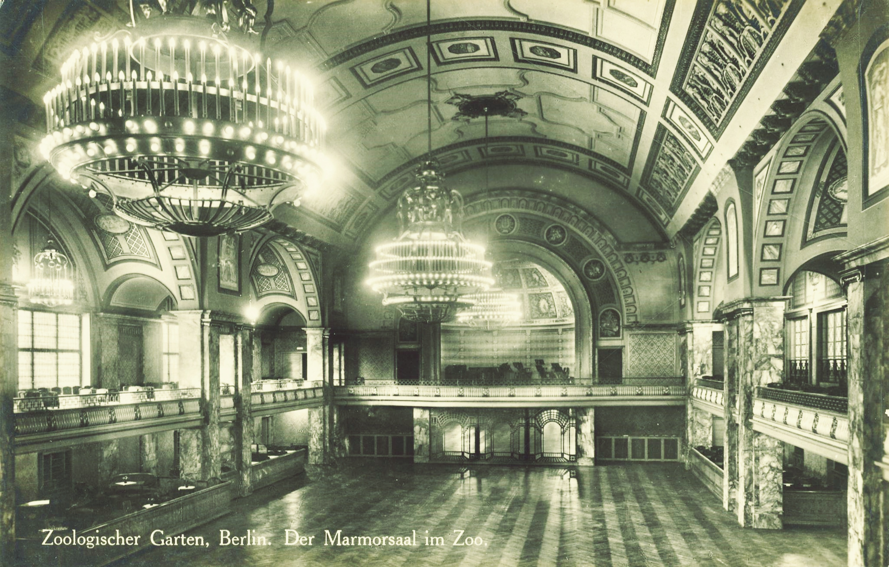 Tanzsaal um 1912, Foto: Archiv Great Ape Project