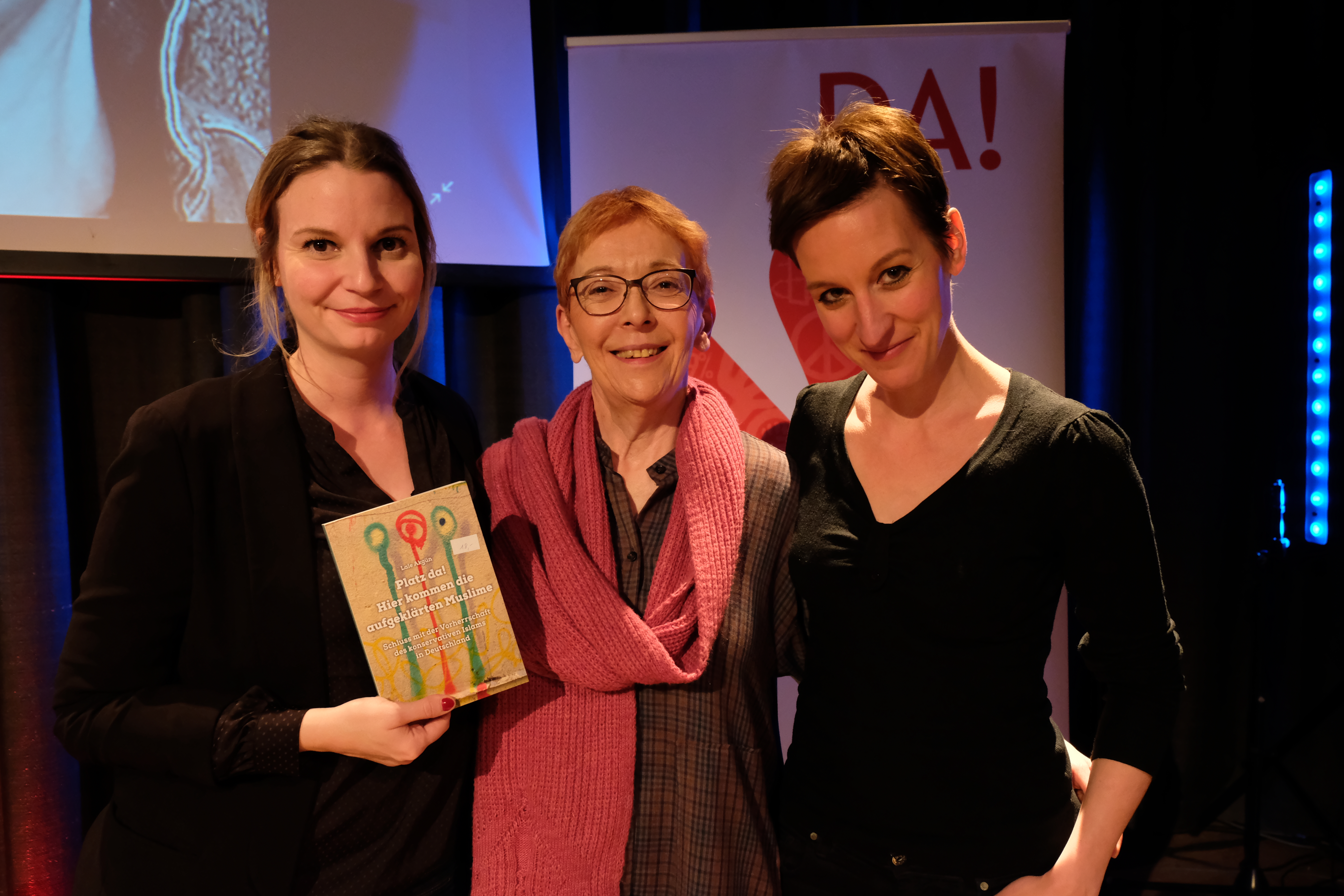 Nadine Pungs, Lale Akgün und Eva Witten nach der Veranstaltung, Foto: © Saskia Zeller
