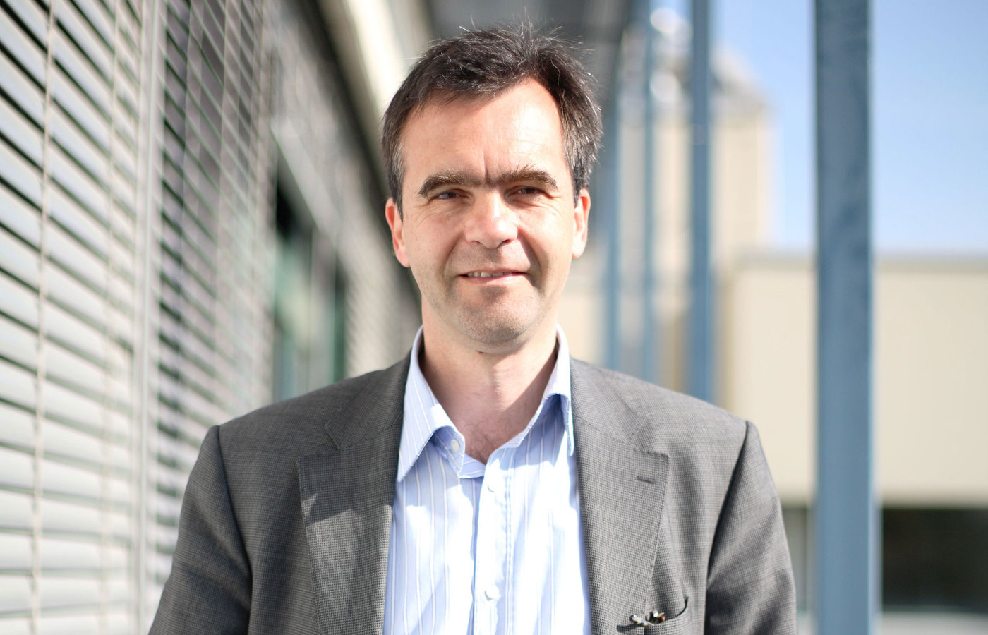Stefan Mundlos forscht an seltenen Knochenerkrankungen, die durch veränderte Gene ausgelöst werden. Foto: © Edgar Zippel/mpg