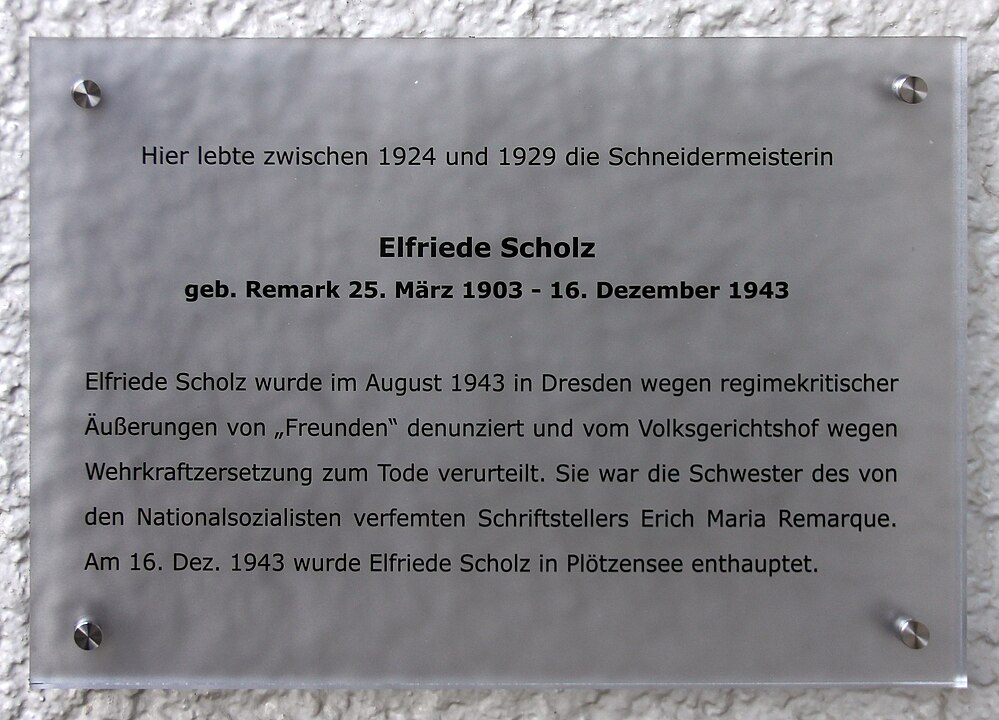 Gedenktafel&nbsp;am Haus, Suarezstraße 31, in&nbsp;Berlin-Charlottenburg, Foto: ©&nbsp;TFW, Berlin, Wikipedia, CC BY-SA 3.0 DEED