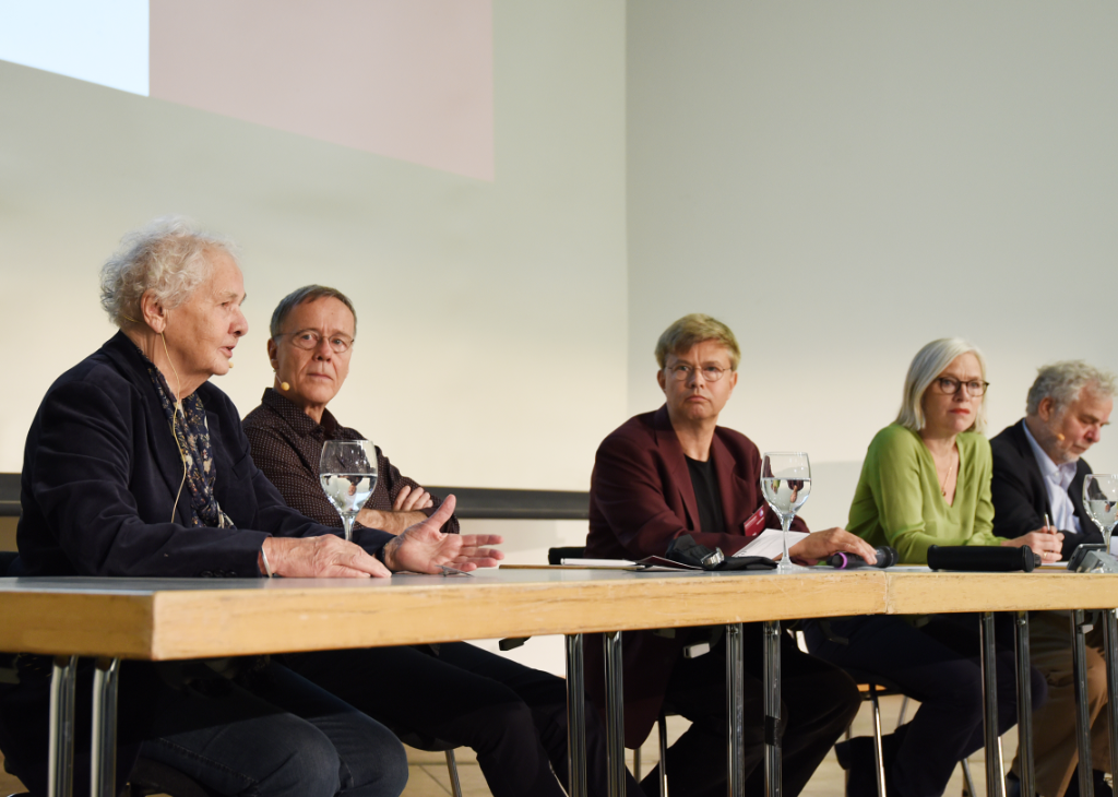 Abschließende Podiumsdiskussion: Christiane Nüsslein-Volhard, Christoph Antweiler, Helmut Fink, Julia Fischer, Axel Meyer (v. l.), Foto: © Karin Becker 