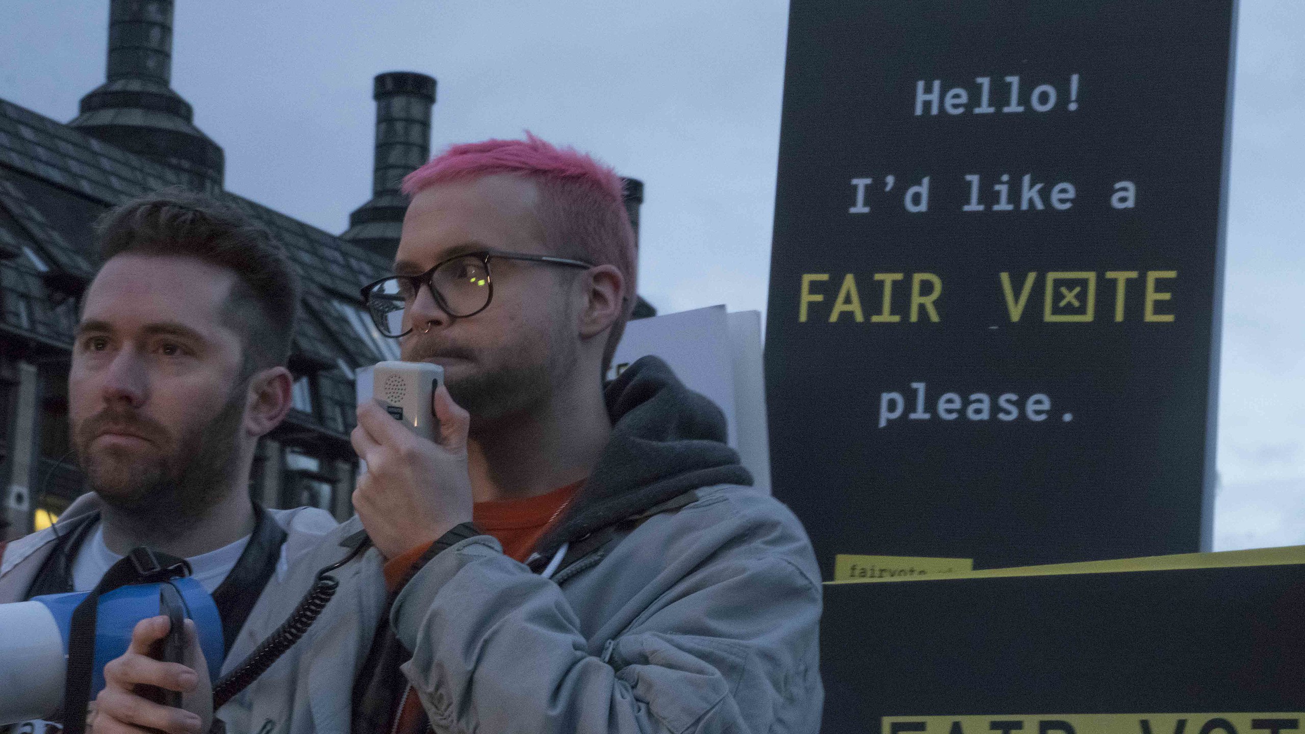 Shahmir Sanni und Christopher Wylie 