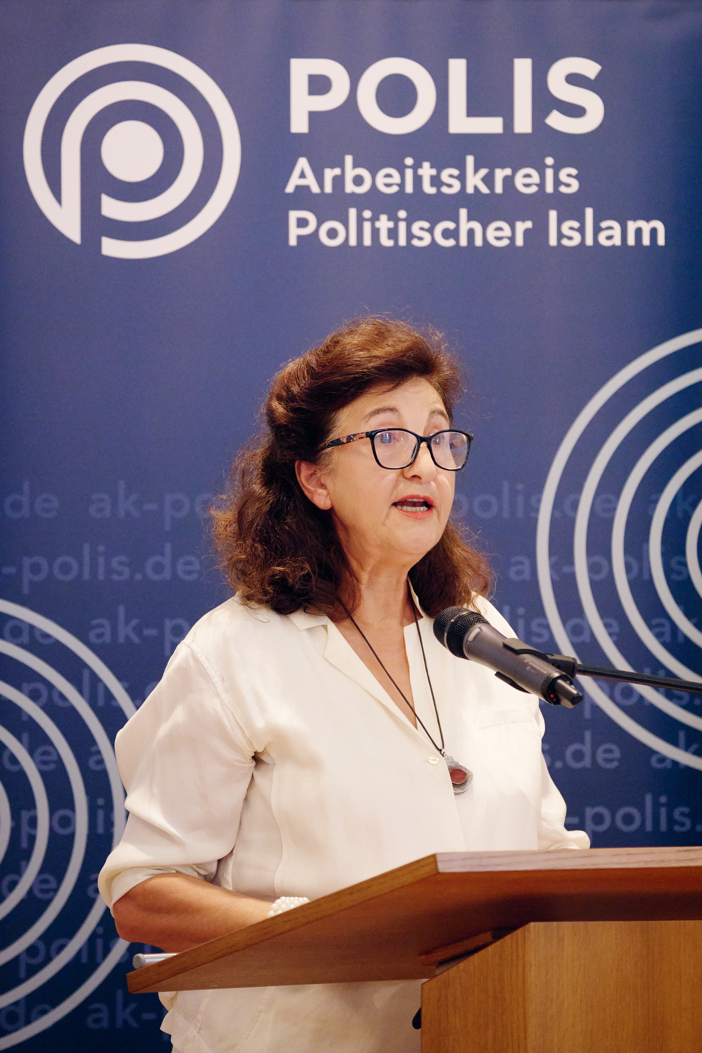 Necla Kelek