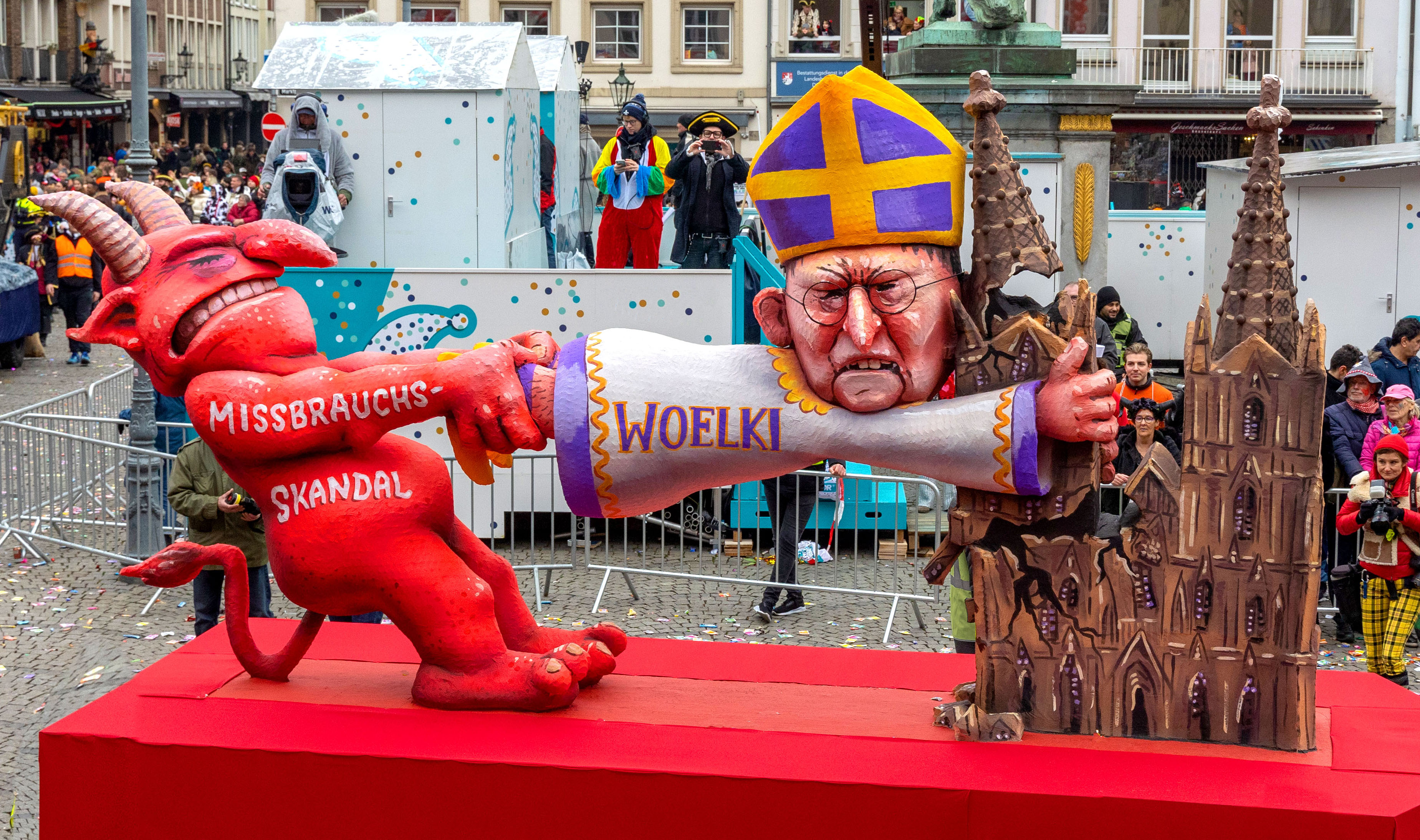 Woelki klammert sich an den Dom
