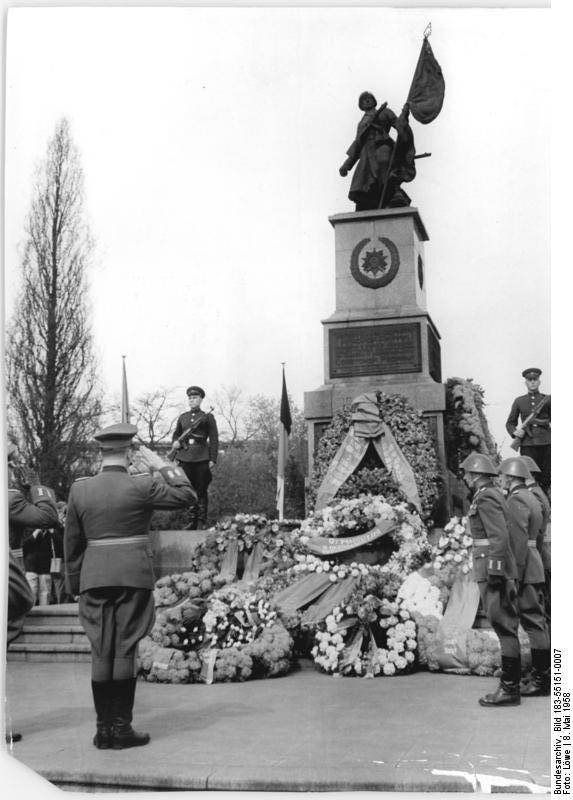 Sowjetisches Ehrenmal Sowjetisches Ehrenmal