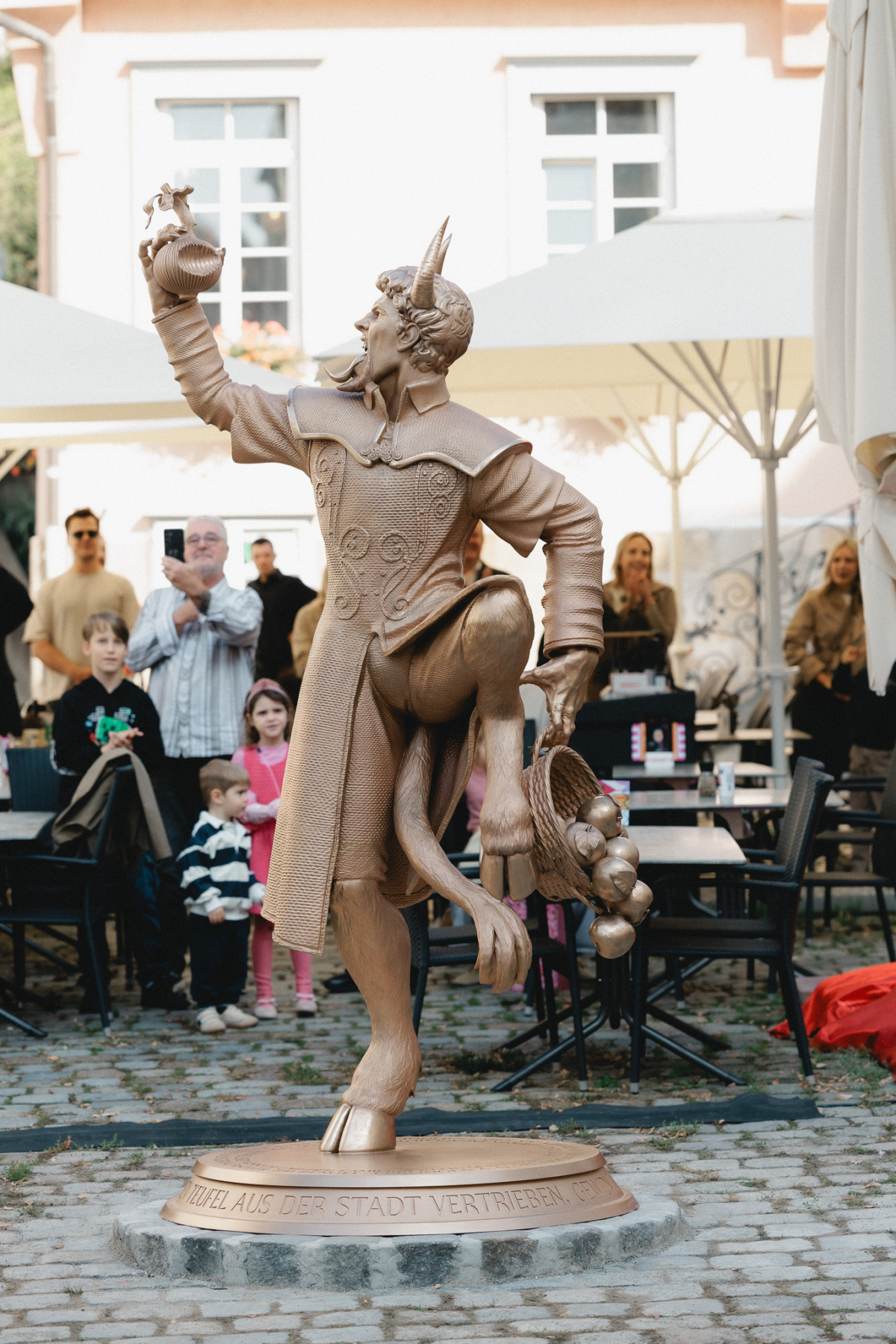 Die Skulptur des Anstoßes