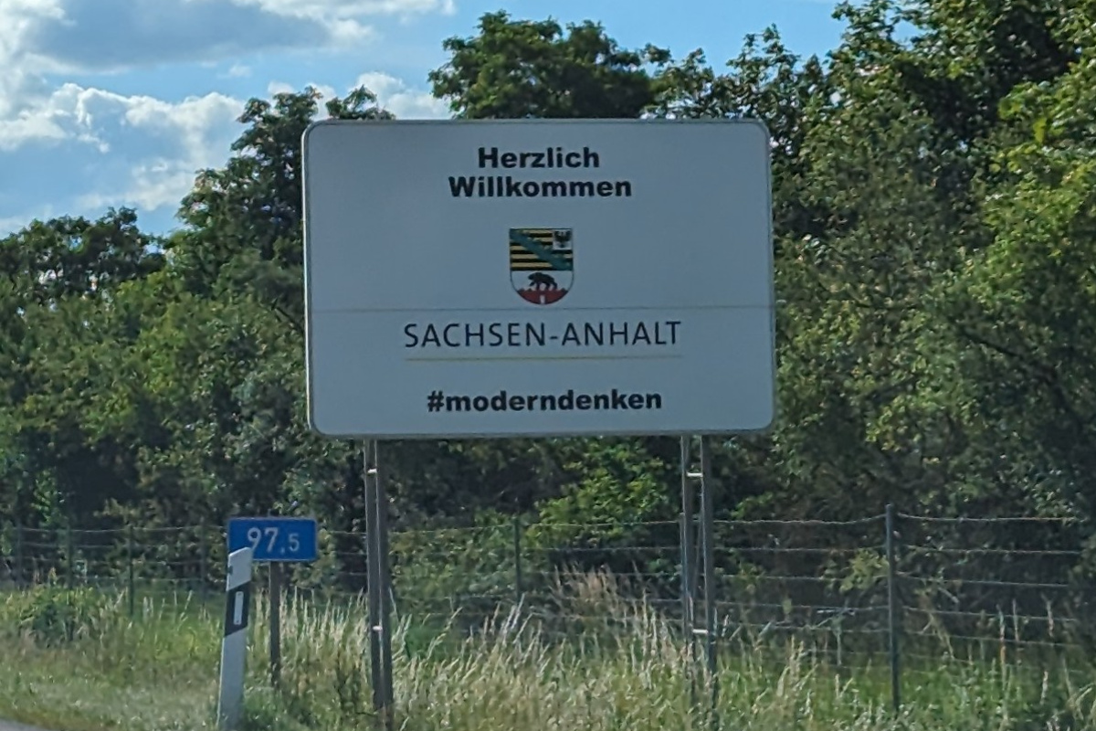 Autobahnschild Sachsen-Anhalt