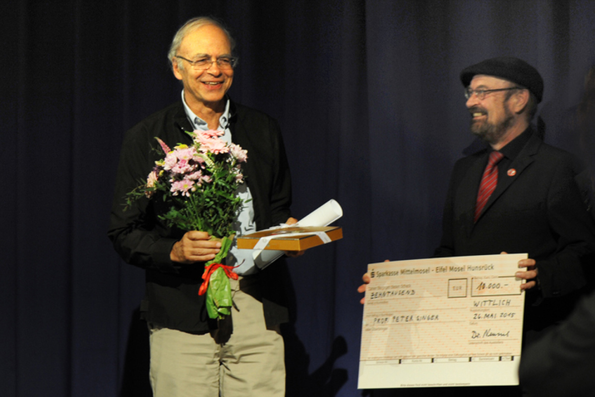 Peter Singer (im Hintergrund: Stefan Bernhard Eck)