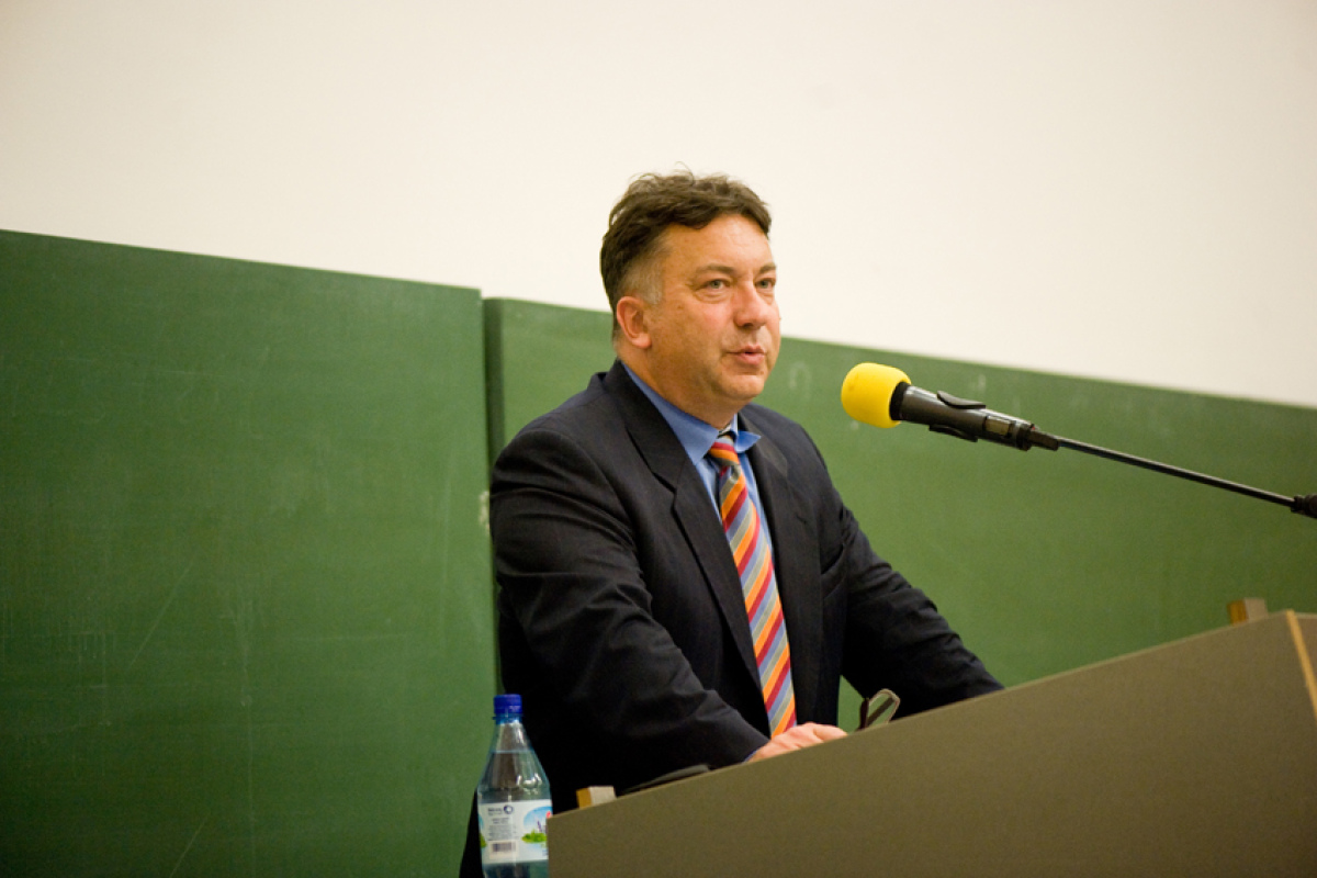 Prof. Dr. Dr. Eric Hilgendorf