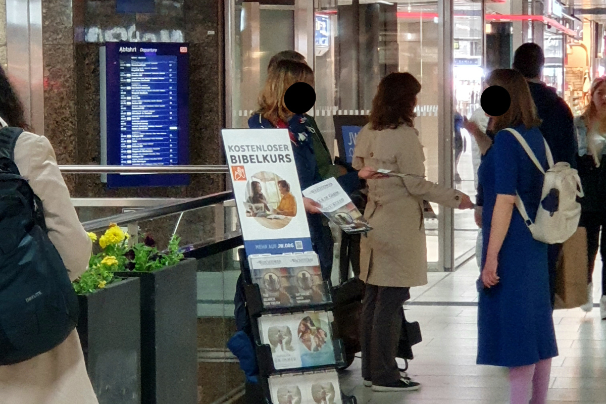 Zeugen Jehovas missionieren