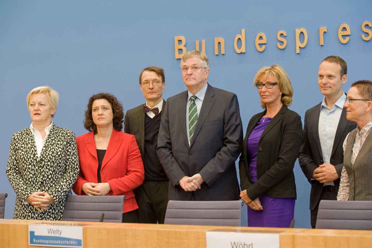 Gemeinsames Vorgehen der Gruppen Hintze/Dr. Reimann/Dr. Lauterbach und Künast/Dr. Sitte/Gehring beim Thema Suizidbeihilfe