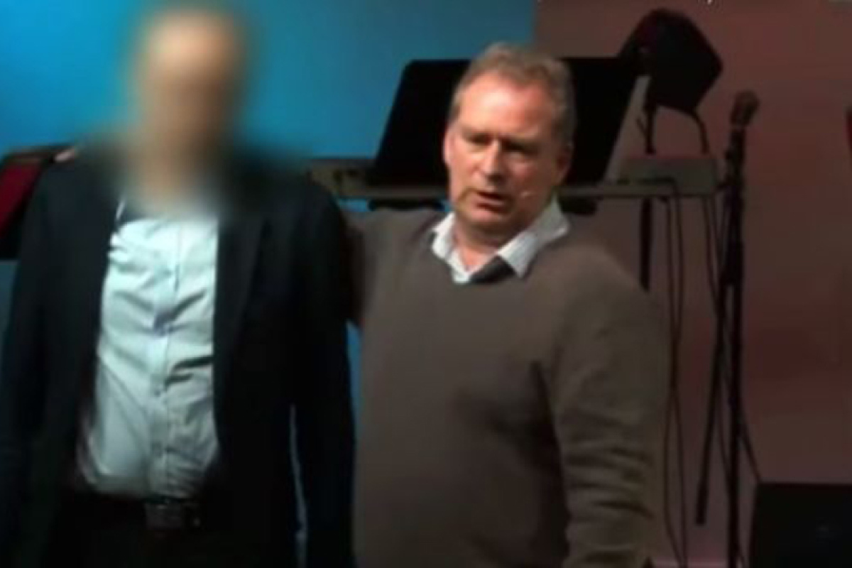 Arne Elsen (r.) behauptet, er könne Homosexuelle "heilen"