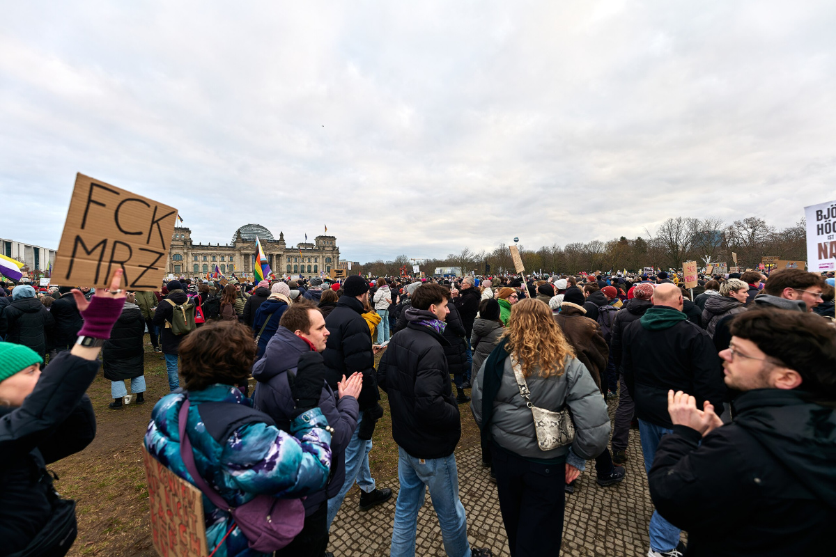 Demonstration gegen die Kooperation von Union und AfD