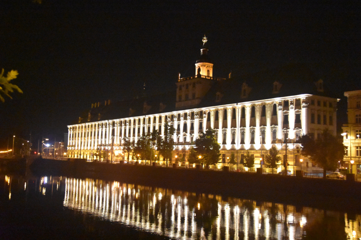 Universität