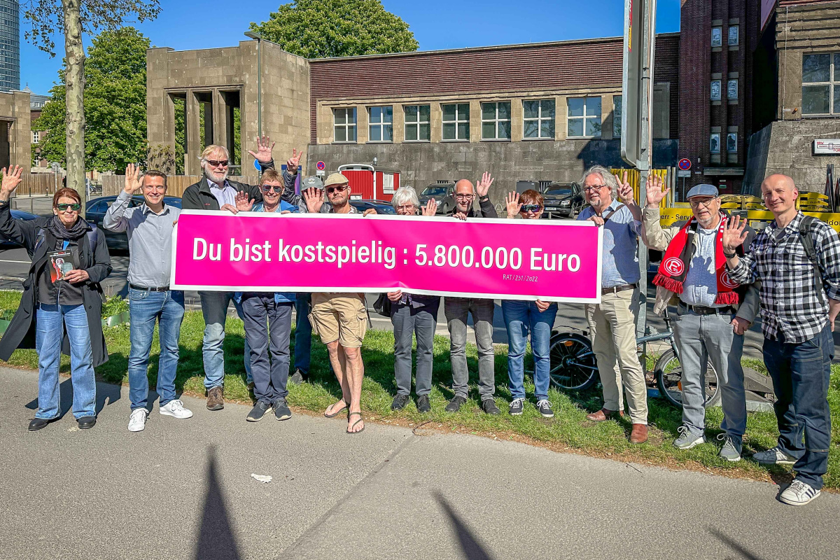 Protest bei Verkündung des Kirchentagsmottos