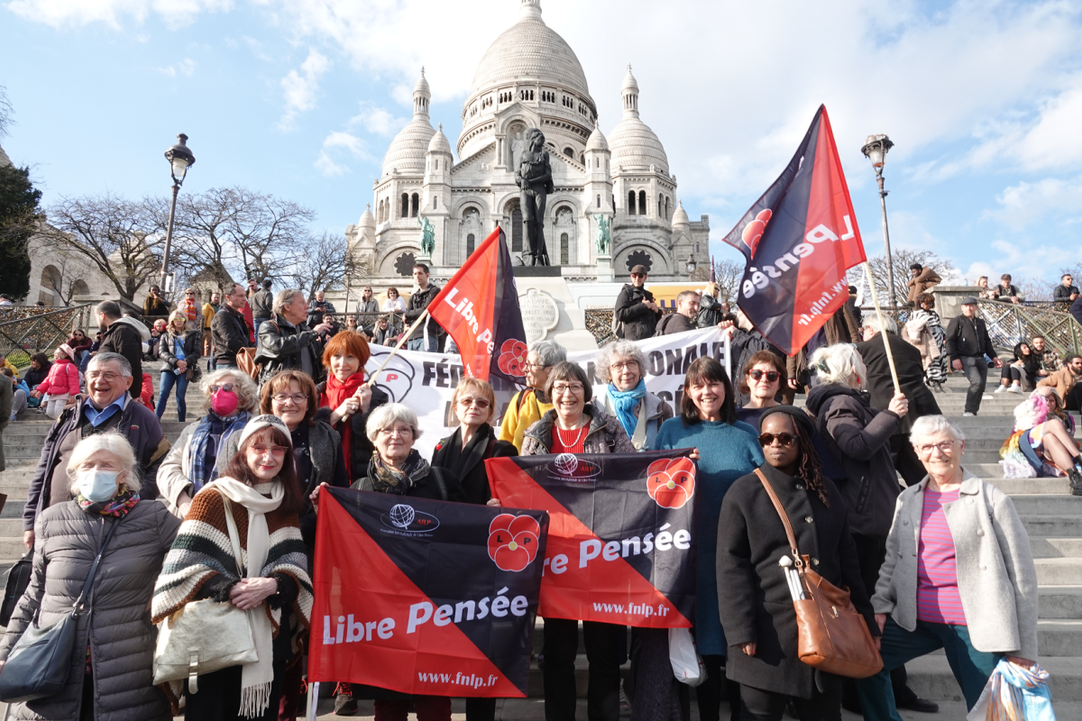 Demonstration vor Sacré Cœur
