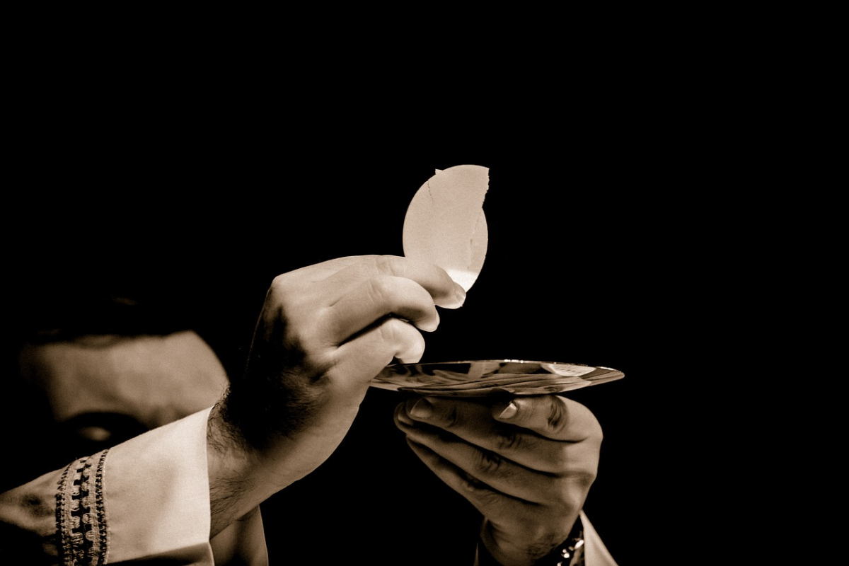 Einem Priester in Spanien ging es nicht nur um den Leib Christi