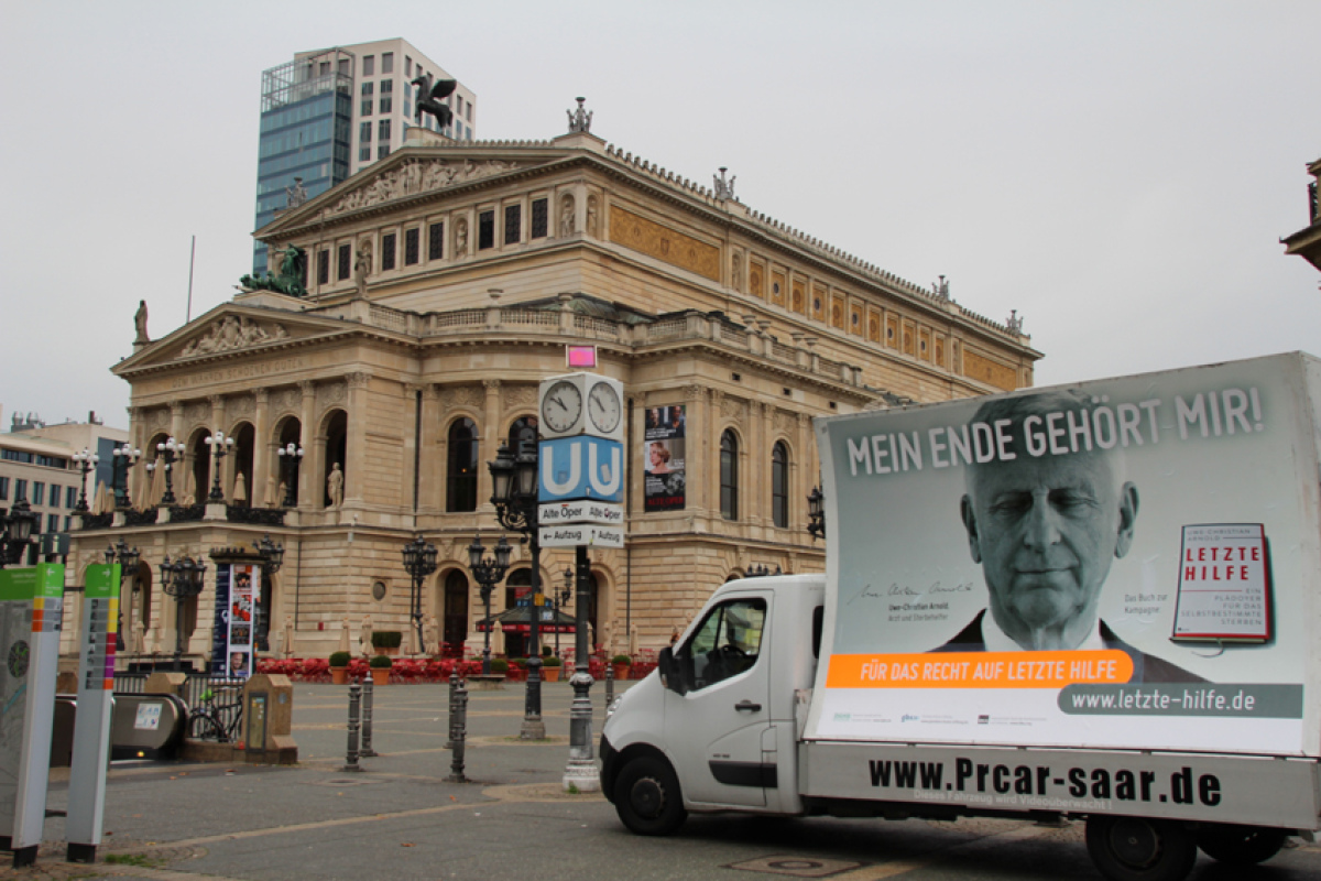 Kampagnen-Car in Frankfurt/M.