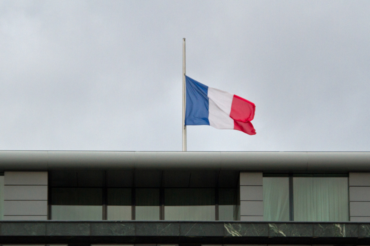 Flagge auf Halbmast