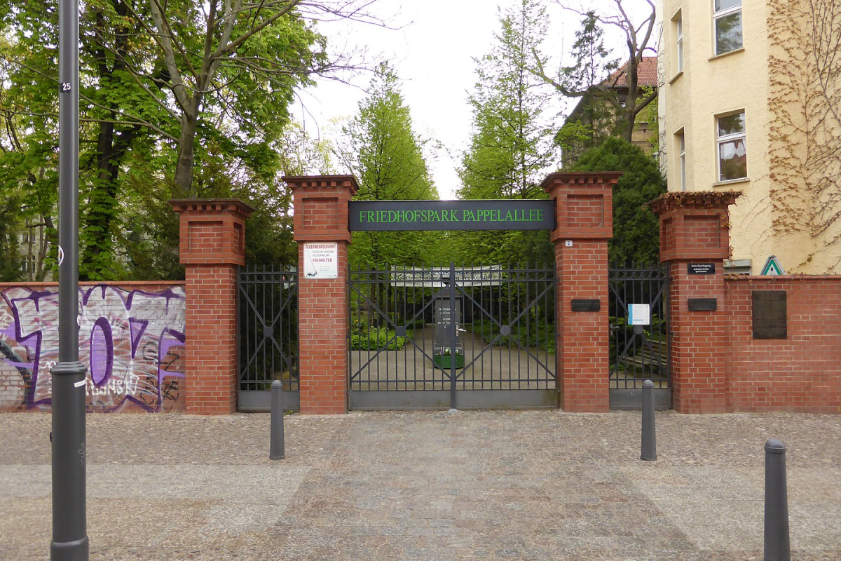 Eingang zum Friedhof Pappelallee (Berlin)