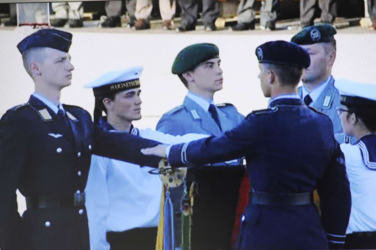 Soldaten beim Schwur
