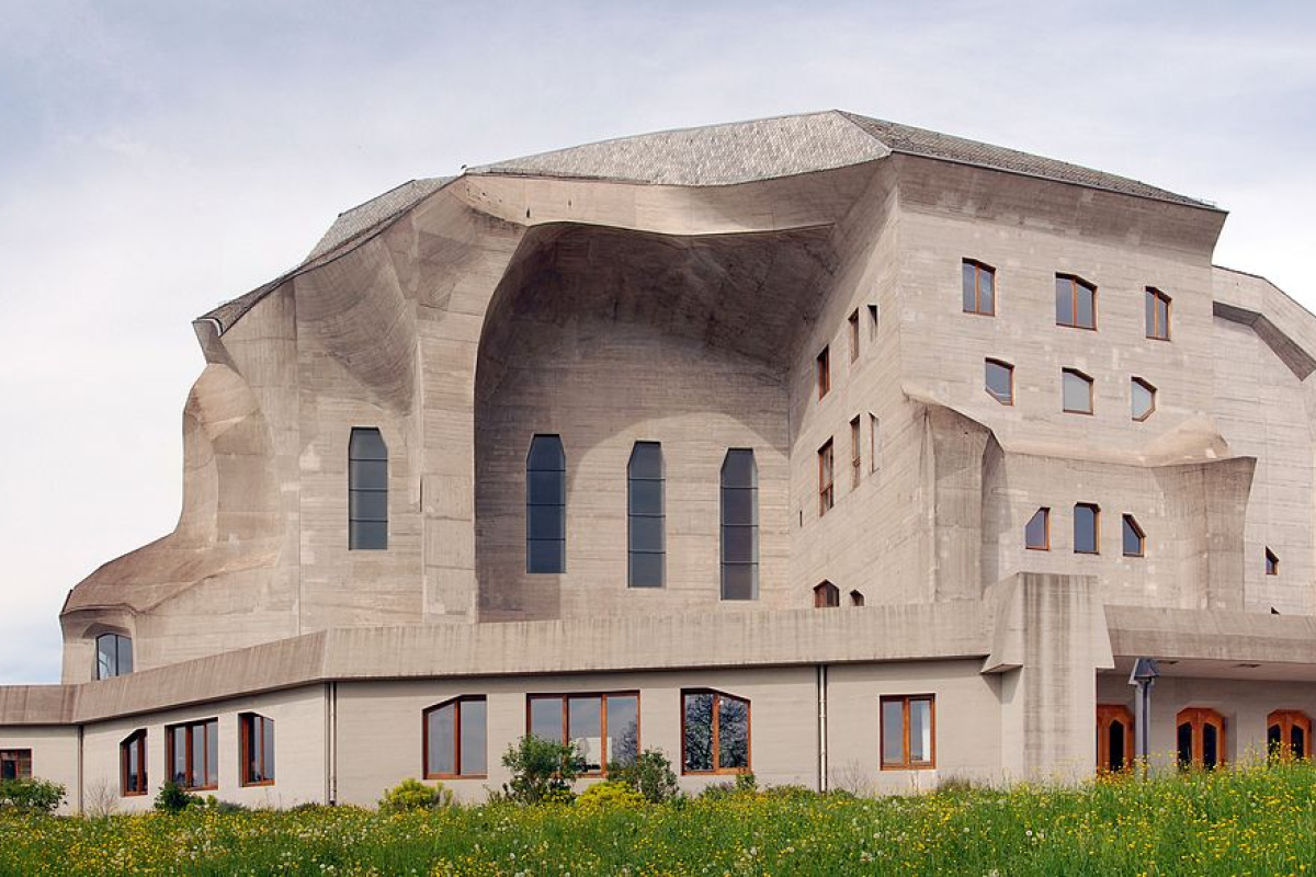 Das zweite Goetheanum in Dornach (1928 bis heute), Südansicht