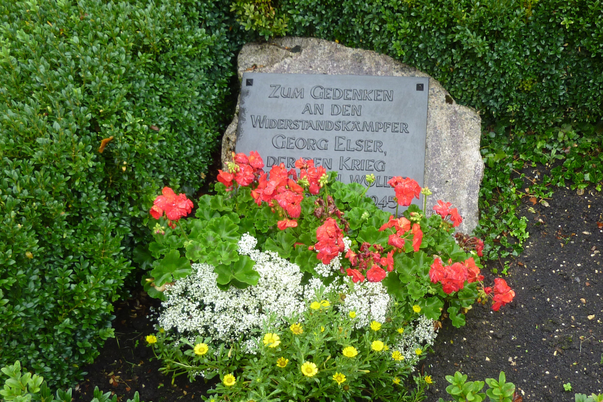 Symbolisches Grab von Georg Elser auf dem Königsbronner Friedhof in Itzelberg (2003 errichtet)