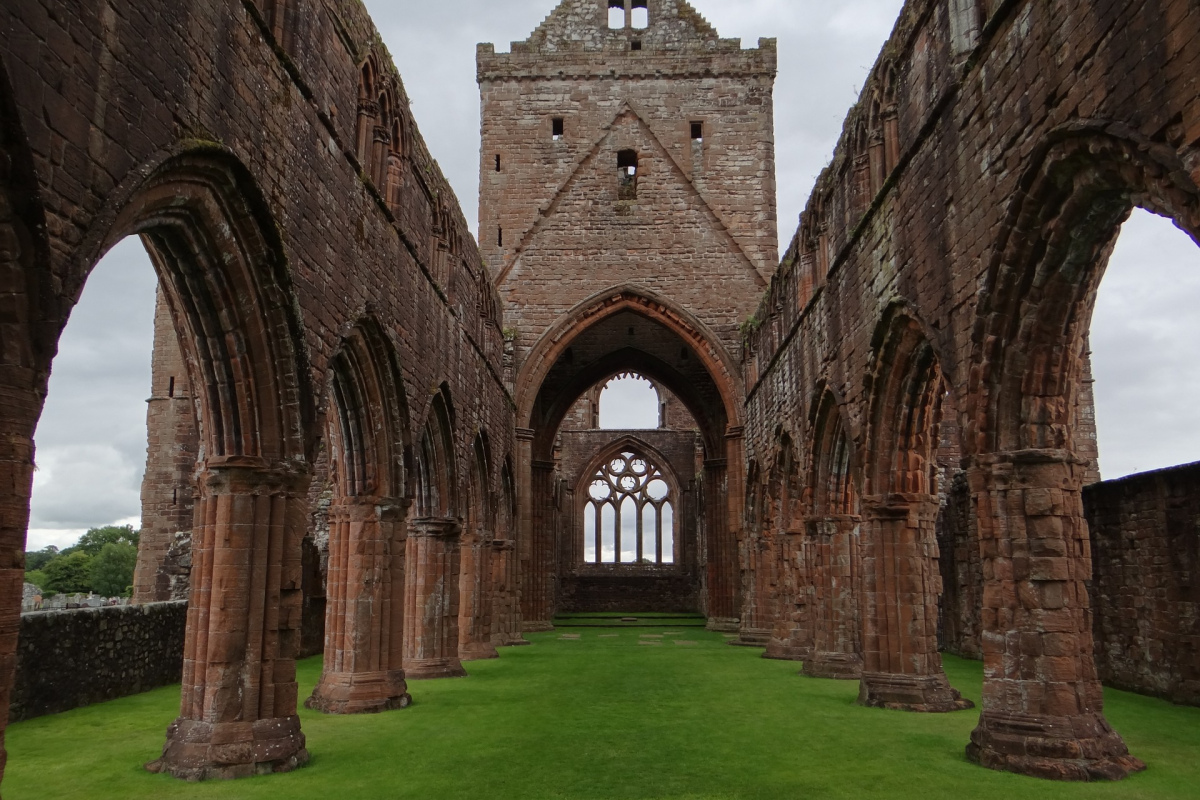 Kirchenruine in Schottland
