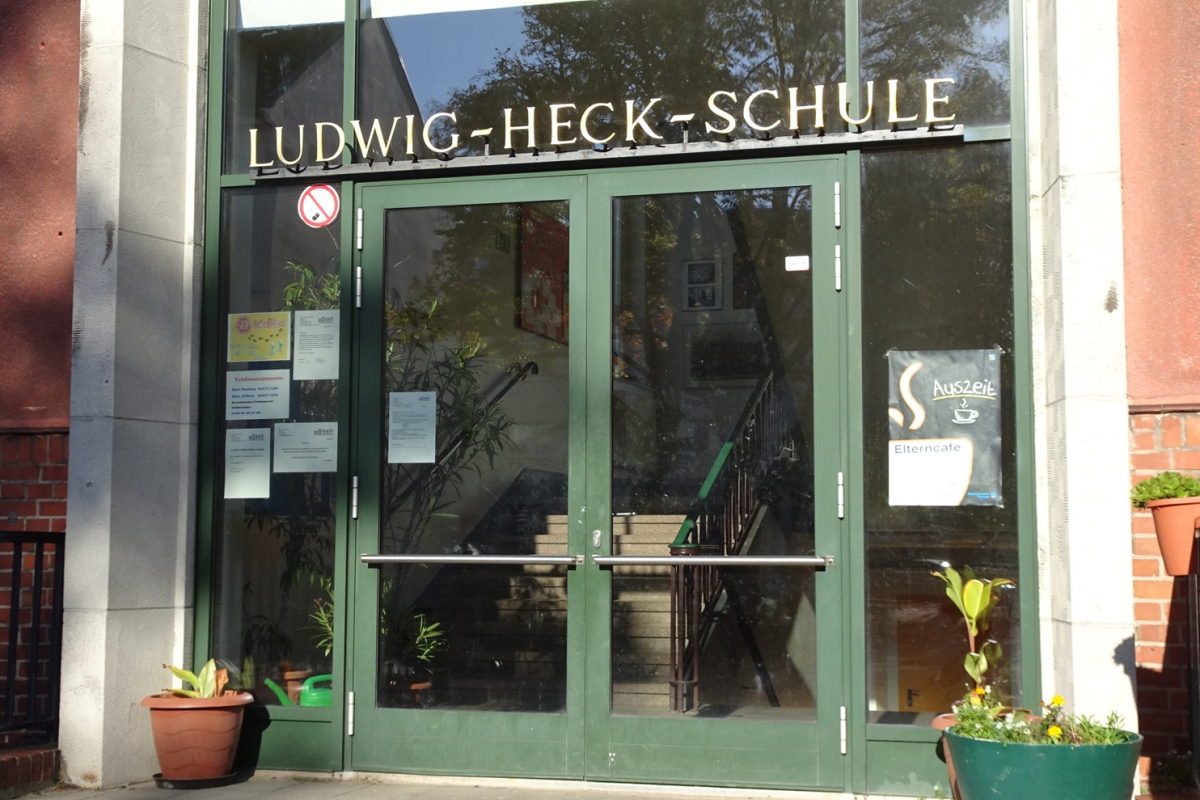 Eingang der Ludwig-Heck-Schule, Berlin