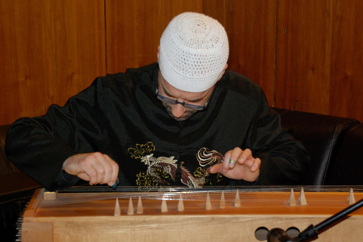 Claus Gebert am Monochord