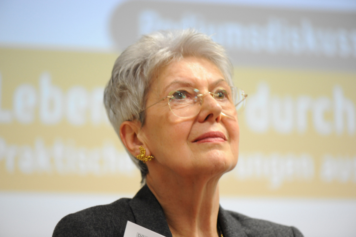 Elke Baezner