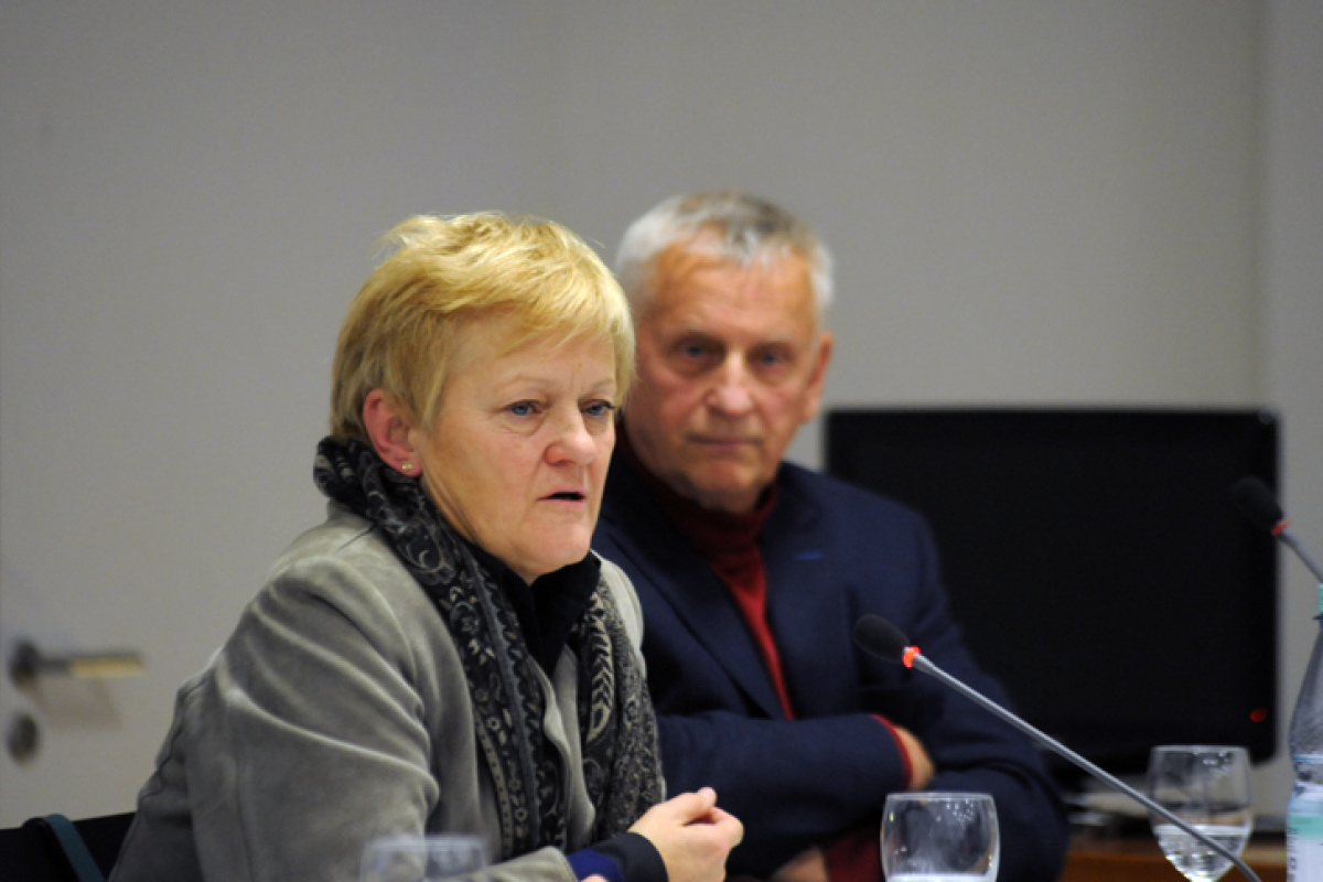 Renate Künast (MdB), im Hintergrund: Uwe-Christian Arnold