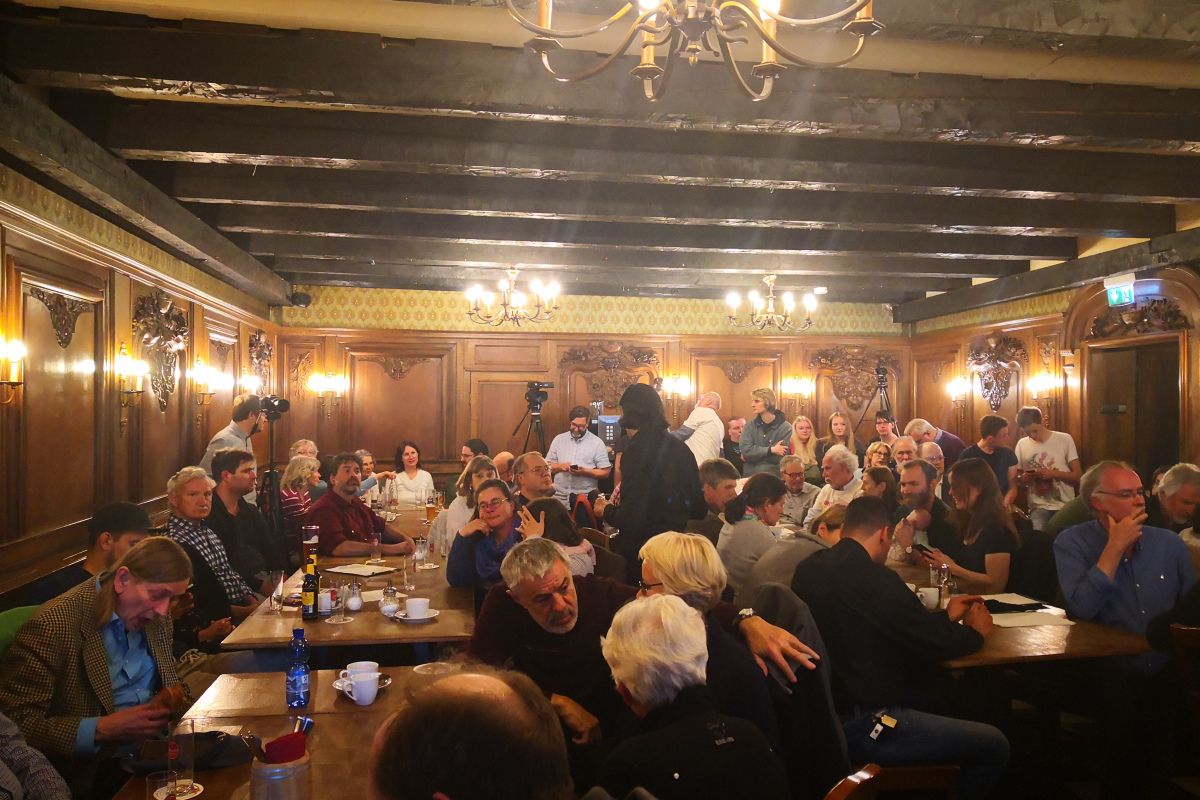 Volles Haus bei der Abendveranstaltung