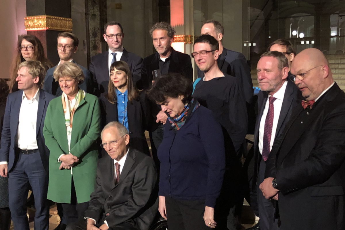Kunst und Politik: In der Mitte Wolfgang Schäuble, rechts im Bild: Joachim Blüher