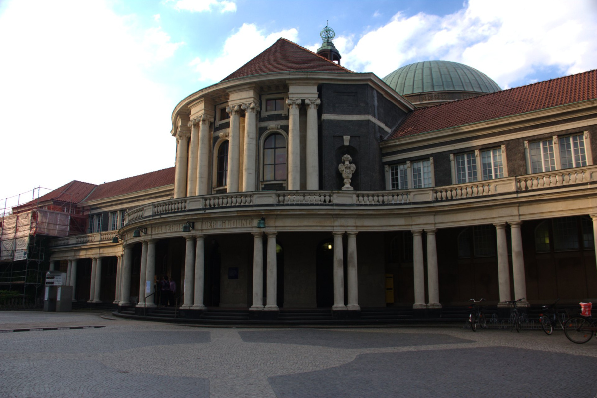 Hauptgebäude der Uni Hamburg