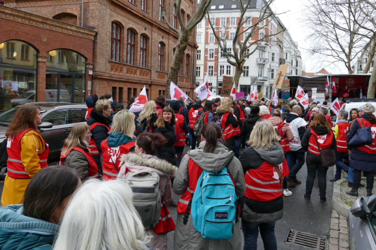Warnstreik der Mitarbeiter*innen des HVD Berlin-Brandenburg am 11. 03.2020 in Berlin.