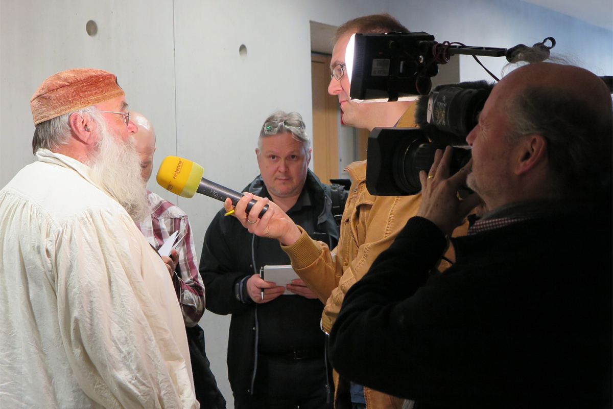Rüdiger Weida mit Journalisten