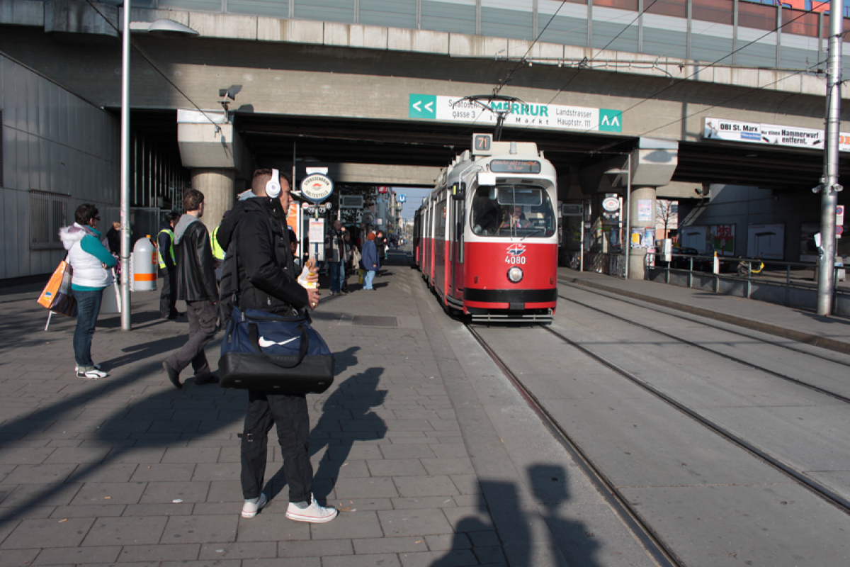 Wien: Warten auf die Bahn
