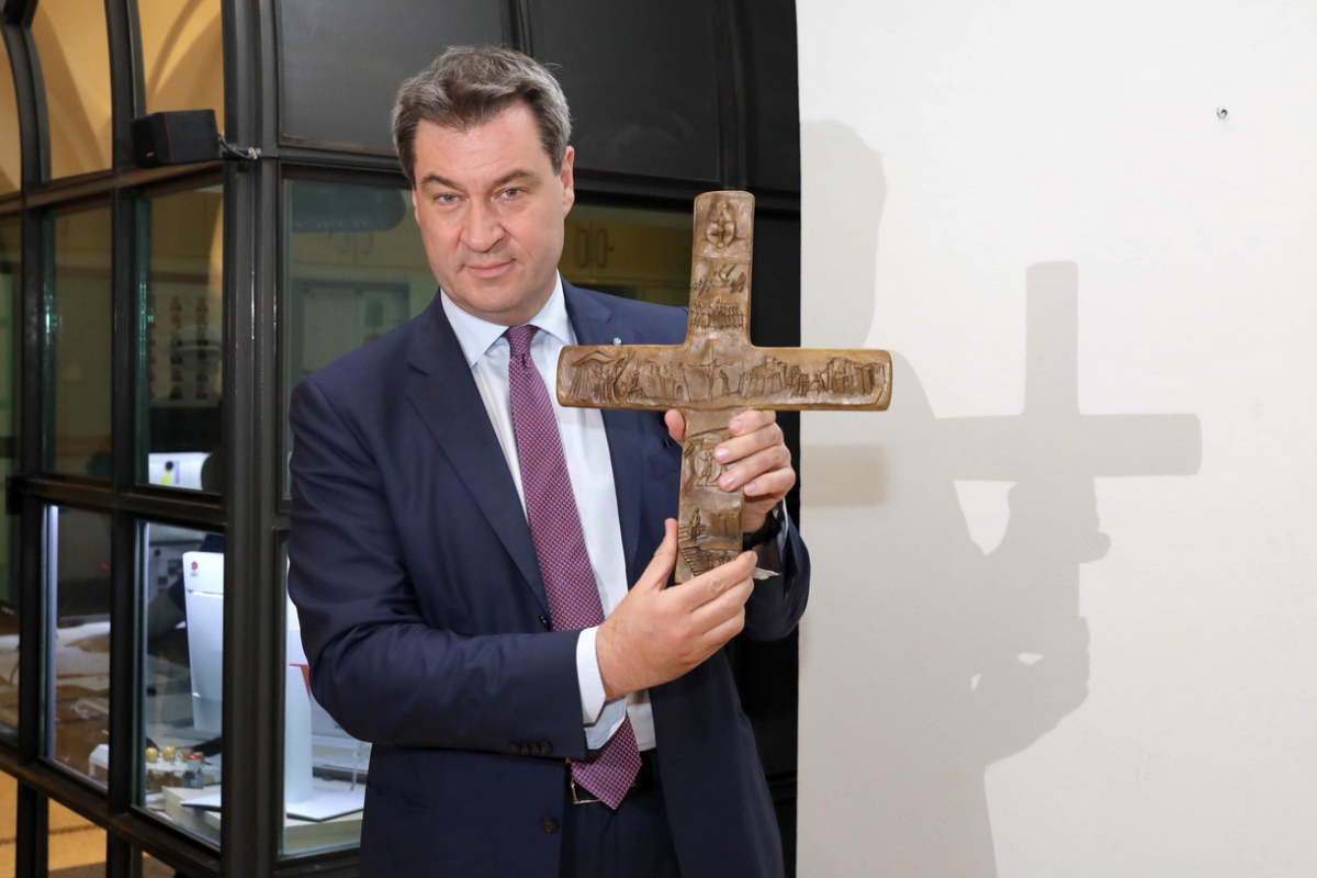 Söder mit Kreuz